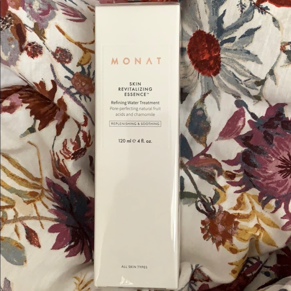 Monat Skin Revitalizing Essence